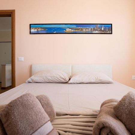 Sea View-Apartment On The Beach - Durrs2 Durrës Eksteriør billede