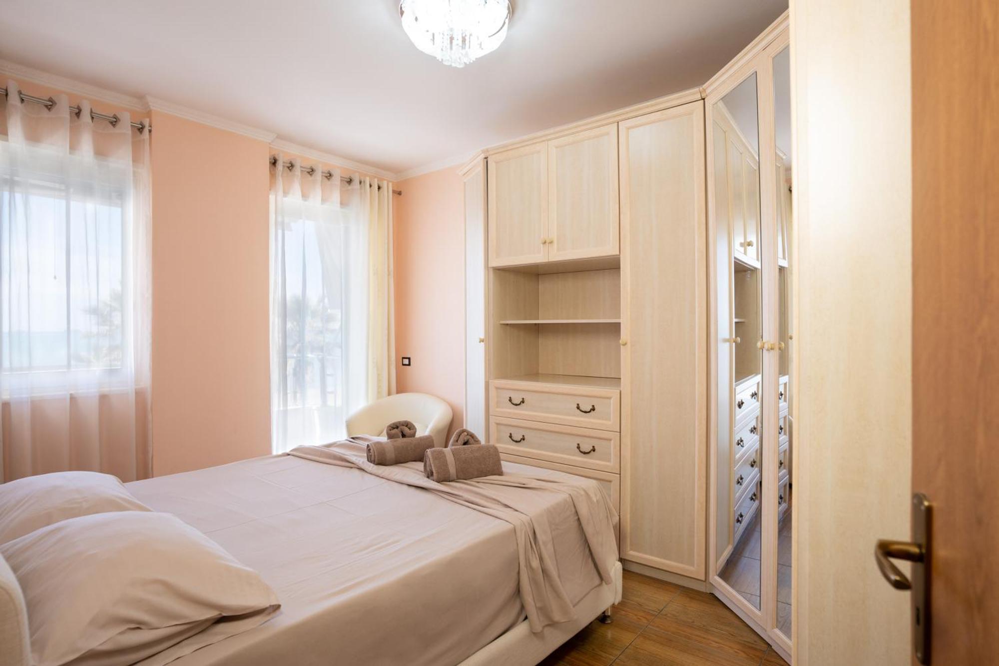 Sea View-Apartment On The Beach - Durrs2 Durrës Eksteriør billede