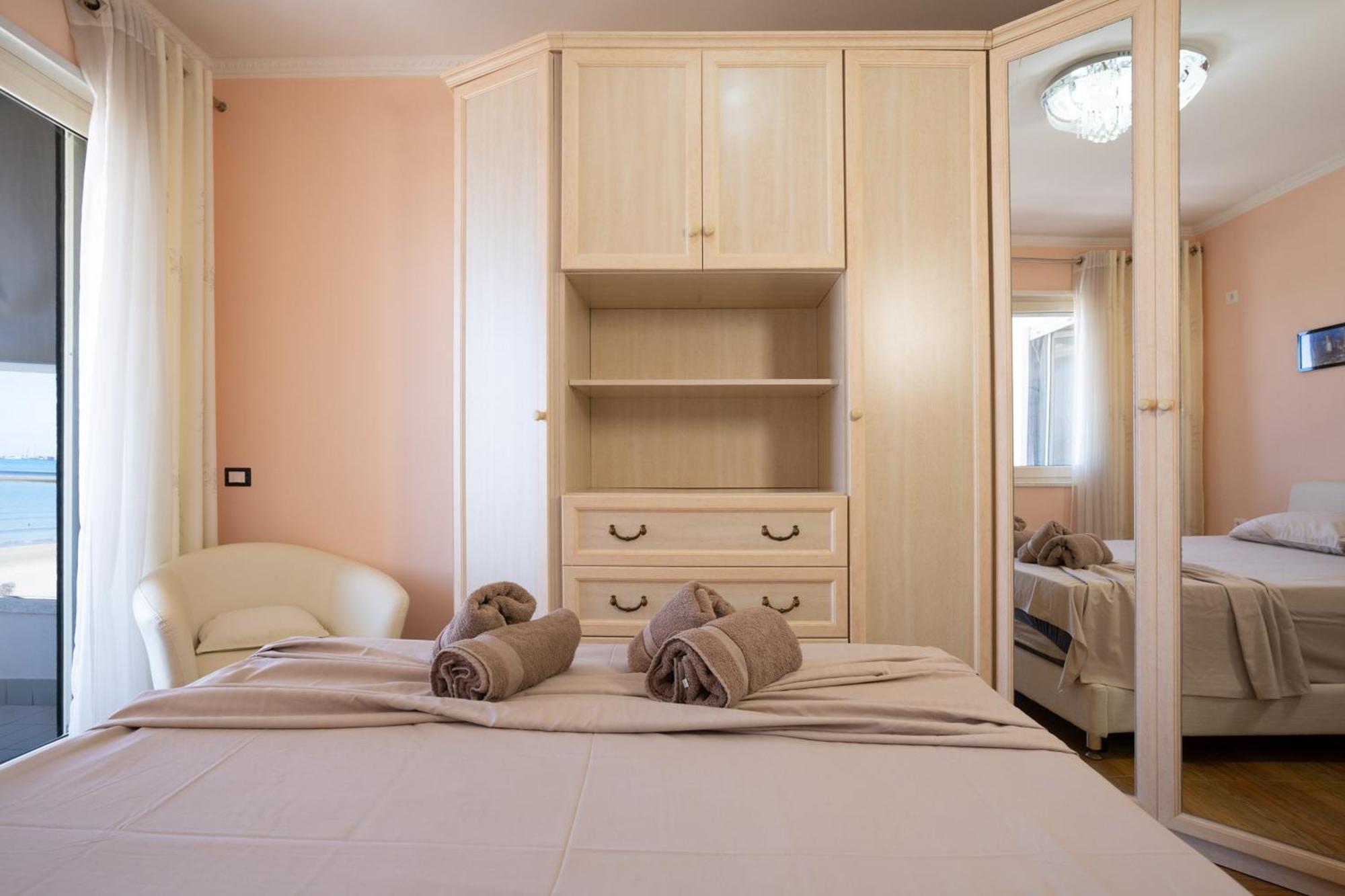 Sea View-Apartment On The Beach - Durrs2 Durrës Eksteriør billede