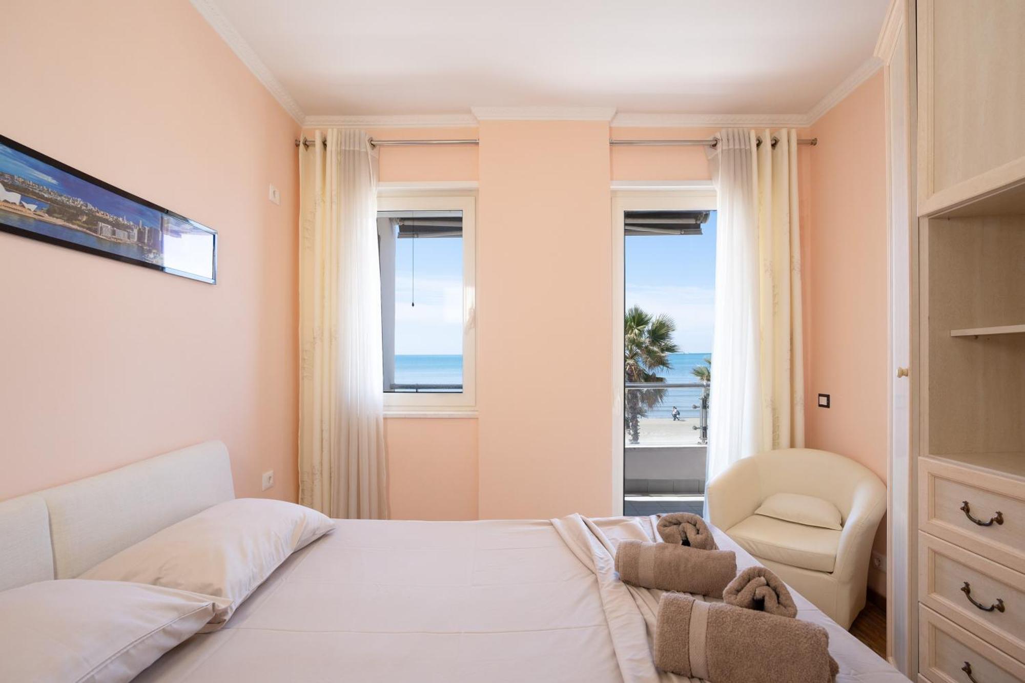 Sea View-Apartment On The Beach - Durrs2 Durrës Eksteriør billede